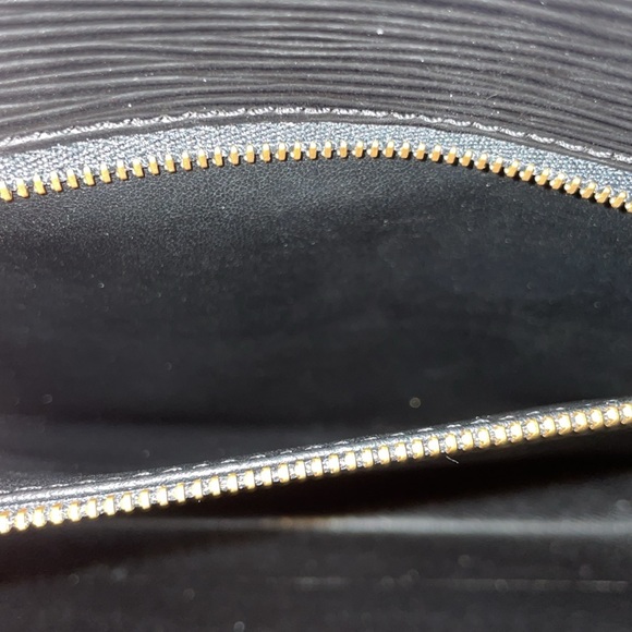 Louis Vuitton Epi Monceau 28 (FULL SET) - Picture 13 of 16